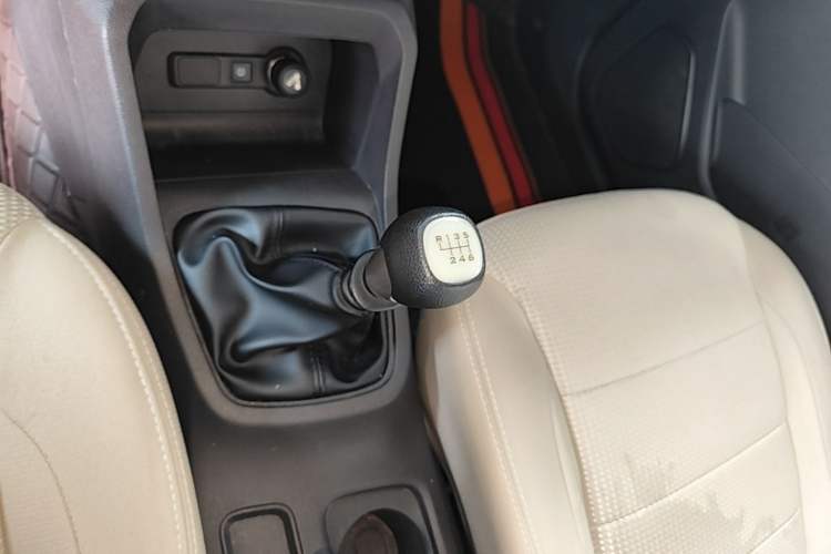 Used Wuling Hongguang 2021 1.5L S Standard Version LAR Gear Lever