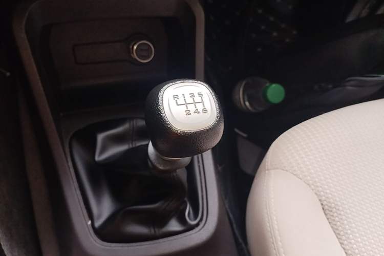Used Wuling Hongguang 2021 1.5L S Standard Version LAR Gear Lever