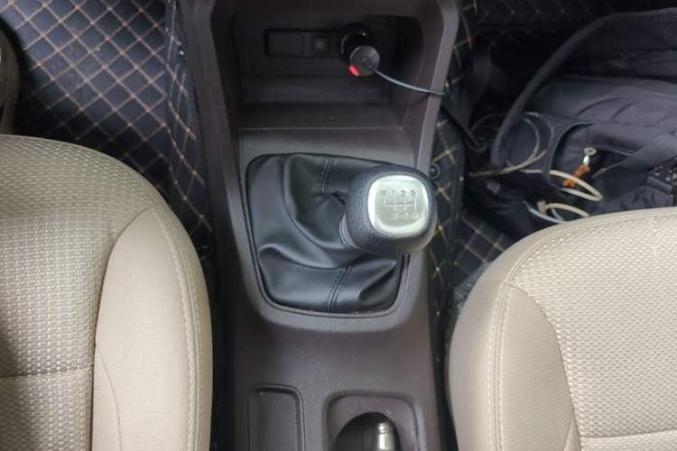 Used Wuling Hongguang 2021 1.5L Revised S Standard Version Hydraulic-Power-Assisted LAR Gear Lever