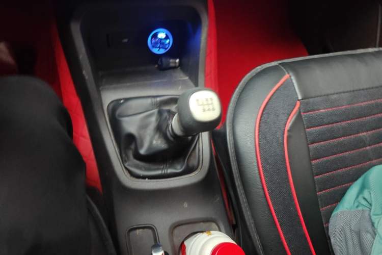 Used Wuling Hongguang 2021 1.5L Facelifted S Comfort Version with Electric Power Steering LAR Gear Lever