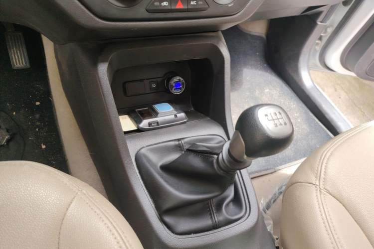 Used Wuling Hongguang 2021 1.5L S Standard Version LAR Gear Lever