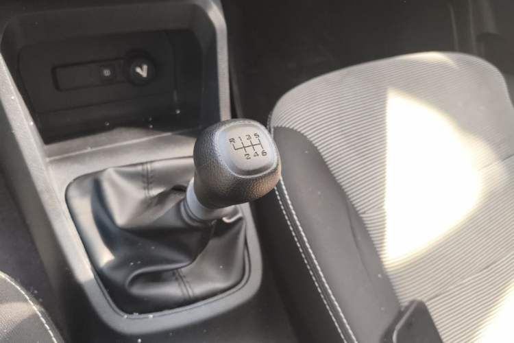 Used Wuling Hongguang 2021 1.5L S Base Version LAR Gear Lever