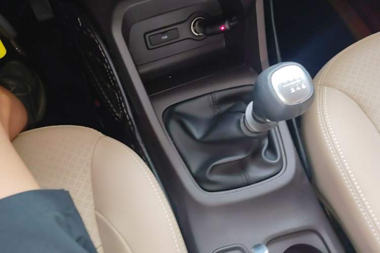 Used Wuling Hongguang 2021 1.5L Facelifted S Comfort Version with Electric Power Steering LAR Gear Lever