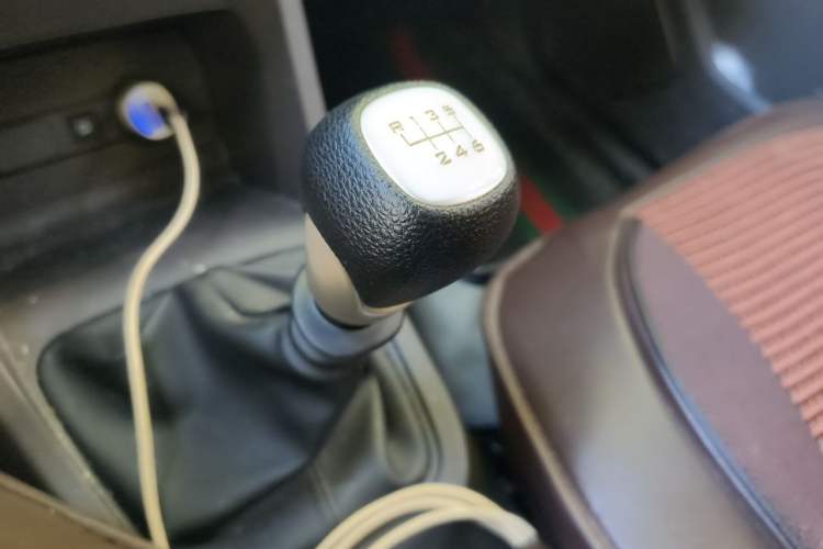Used Wuling Hongguang 2021 1.5L Revised S Standard Version Hydraulic-Power-Assisted LAR Gear Lever