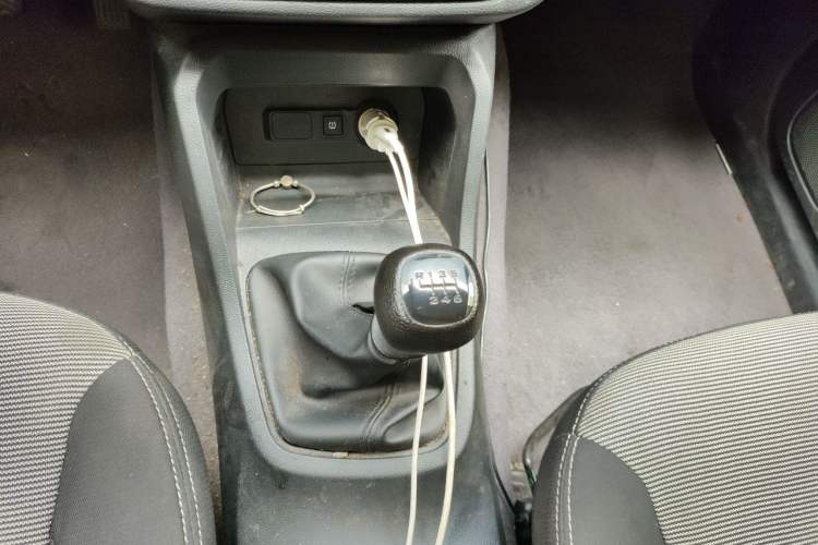 Used Wuling Hongguang 2021 1.5L Revised S Base Version with Electric Power Steering LAR Gear Lever