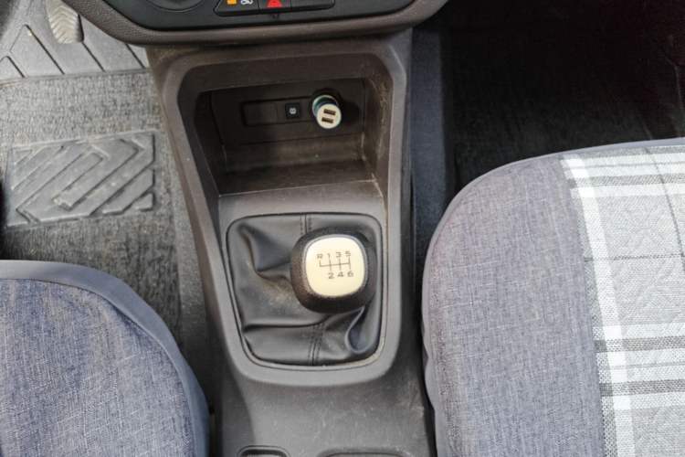 Used Wuling Hongguang 2021 1.5L S Standard Version LAR Gear Lever