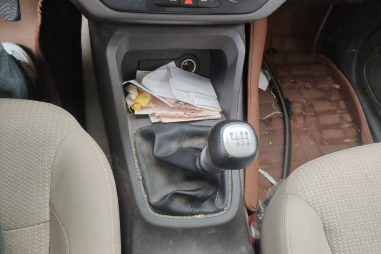 Used Wuling Hongguang 2021 1.5L S Standard Version LAR Gear Lever