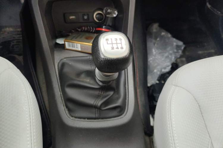 Used Wuling Hongguang 2021 1.5L Facelifted S Comfort Version with Electric Power Steering LAR Gear Lever