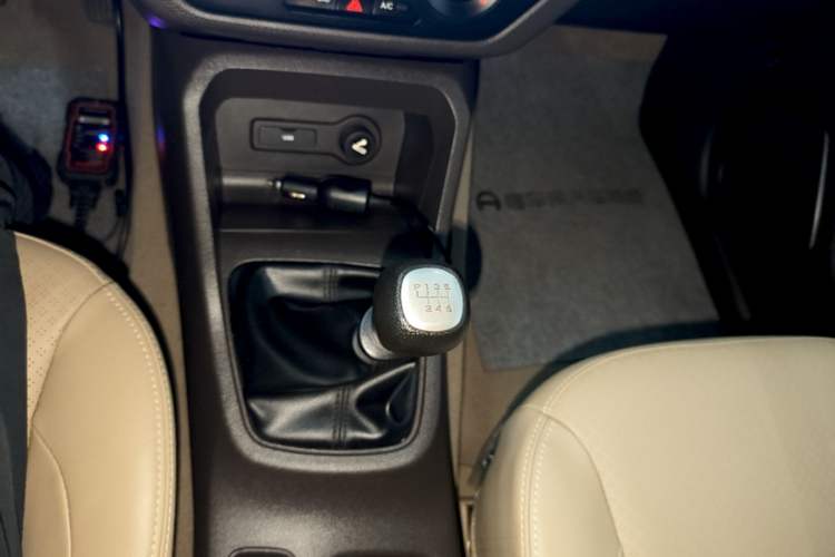 Used Wuling Hongguang 2021 1.5L Facelifted S Comfort Version with Electric Power Steering LAR Gear Lever