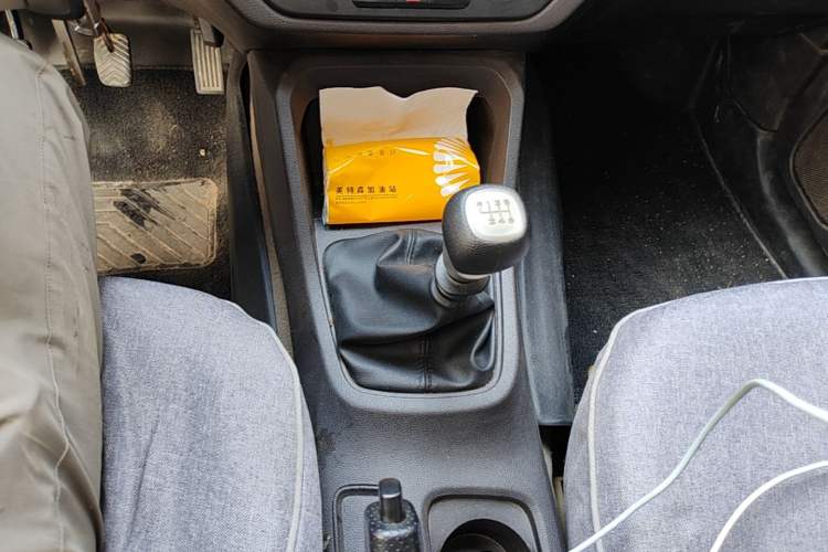 Used Wuling Hongguang 2021 1.5L Revised S Standard Version Hydraulic-Power-Assisted LAR Gear Lever