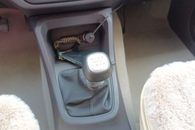 Used Wuling Hongguang 2021 1.5L Revised S Standard Version Hydraulic-Power-Assisted LAR Gear Lever