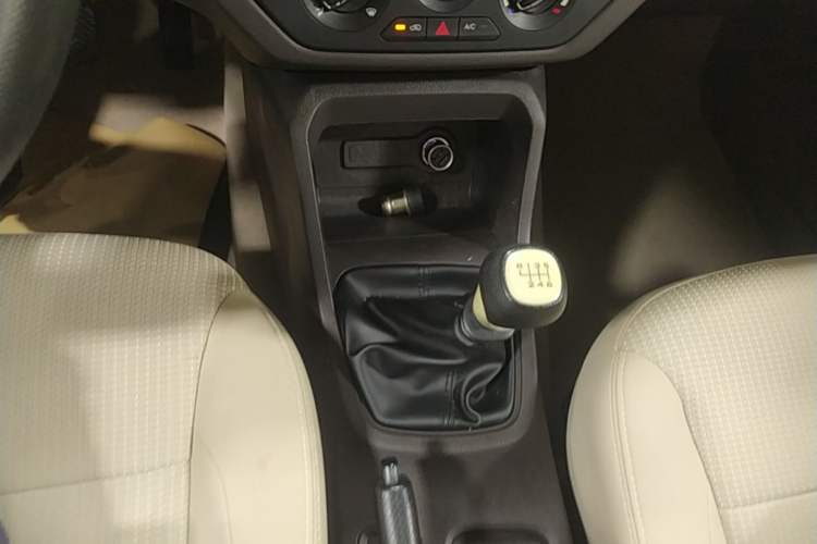 Used Wuling Hongguang 2021 1.5L Revised S Standard Version with Electric Power Steering LAR Gear Lever