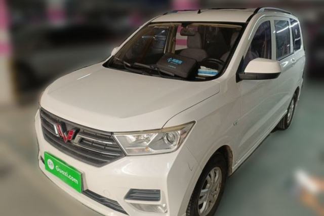 Używany Wuling Hongguang 2021 1.5L S Standard Version LAR