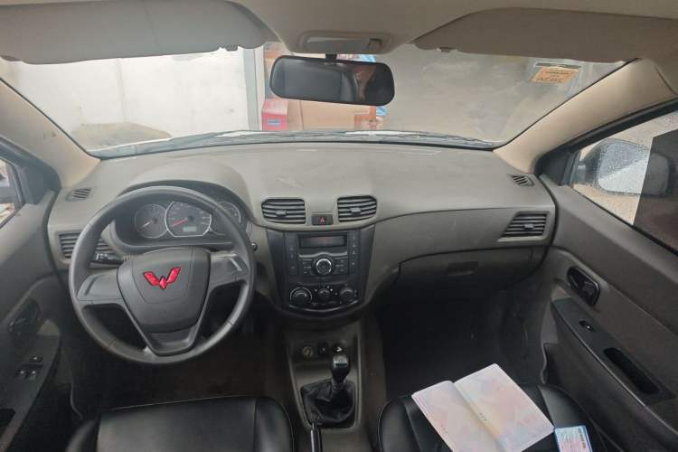Used Wuling Hongguang 2021 1.5L Revised S Base Version Hydraulic Power Steering LAR Headliner