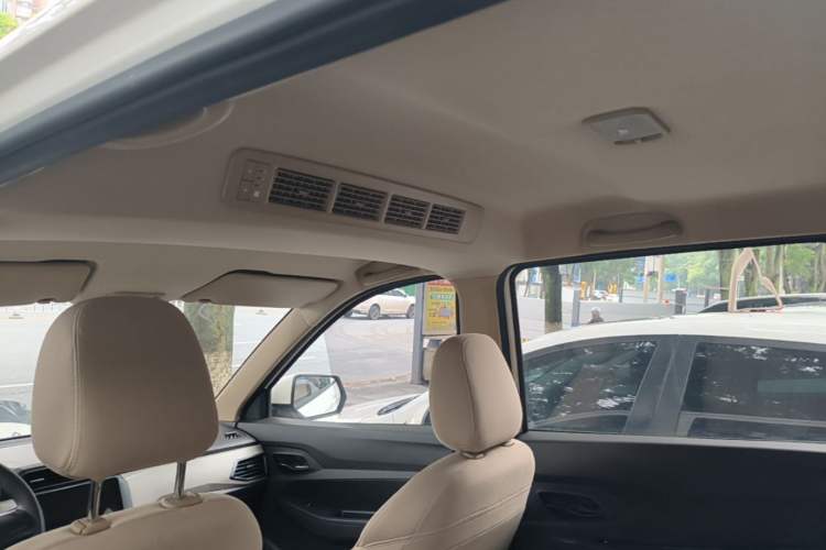 Used Wuling Hongguang 2021 1.5L Revised S Standard Version Hydraulic-Power-Assisted LAR Headliner