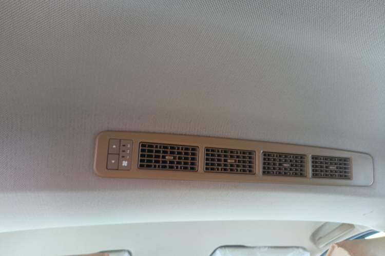Used Wuling Hongguang 2021 1.5L Revised S Standard Version Hydraulic-Power-Assisted LAR Headliner