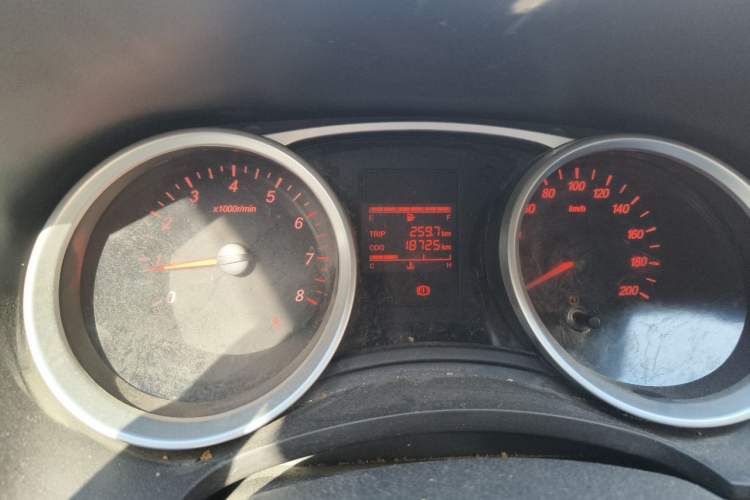 Used Wuling Hongguang 2021 1.5L Revised S Standard Version Hydraulic-Power-Assisted LAR Instrument Cluster