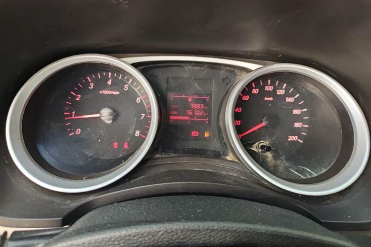 Used Wuling Hongguang 2021 1.5L Revised S Standard Version Hydraulic-Power-Assisted LAR Instrument Cluster