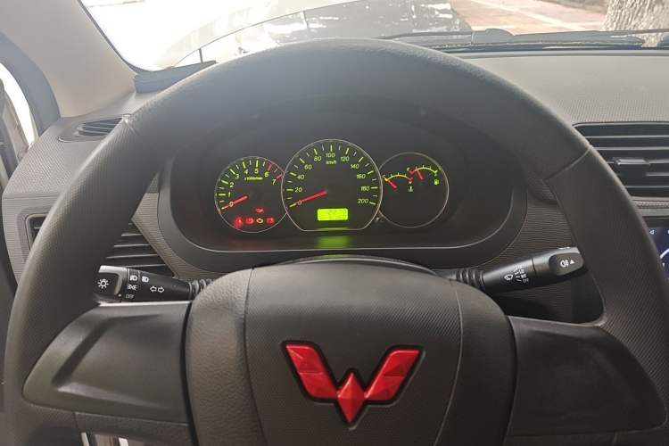 Used Wuling Hongguang 2021 1.5L Revised S Base Version with Electric Power Steering LAR Instrument Cluster