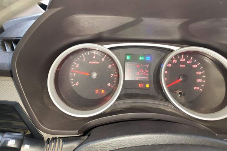 Used Wuling Hongguang 2021 1.5L Revised S Standard Version Hydraulic-Power-Assisted LAR Instrument Cluster