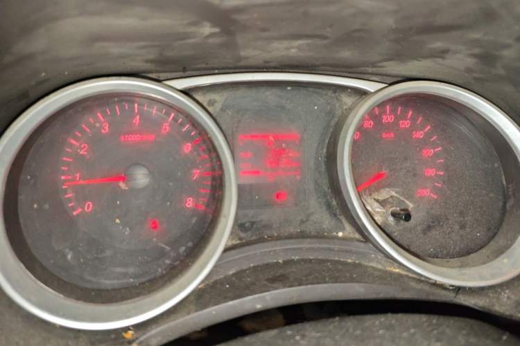 Used Wuling Hongguang 2021 1.5L Revised S Standard Version Hydraulic-Power-Assisted LAR Instrument Cluster