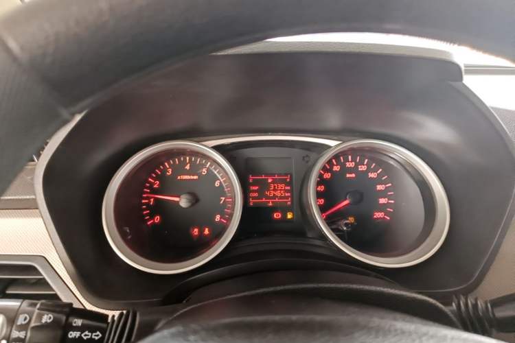 Used Wuling Hongguang 2021 1.5L Revised S Standard Version Hydraulic-Power-Assisted LAR Instrument Cluster