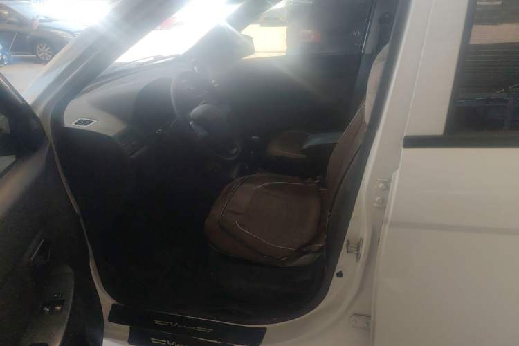 Used Wuling Hongguang 2021 1.5L S Base Version LAR Interior 1