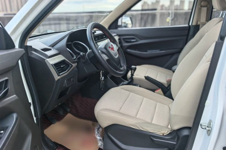 Used Wuling Hongguang 2021 1.5L Revised S Standard Version with Electric Power Steering LAR Interior 1