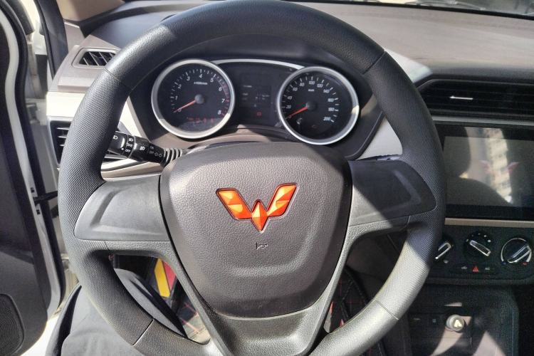 Used Wuling Hongguang 2021 1.5L Facelifted S Comfort Version with Electric Power Steering LAR Interior 1