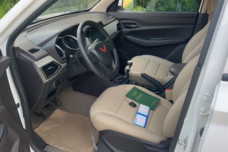 Used Wuling Hongguang 2021 1.5L Revised S Standard Version Hydraulic-Power-Assisted LAR Interior 1