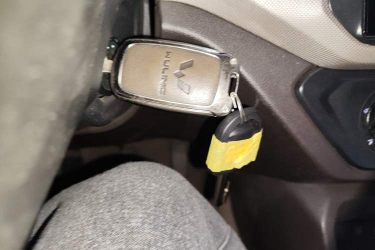 Used Wuling Hongguang 2021 1.5L Revised S Standard Version Hydraulic-Power-Assisted LAR Interior 1