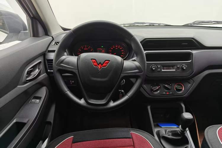Used Wuling Hongguang 2021 1.5L Revised S Base Version with Electric Power Steering LAR Interior 1