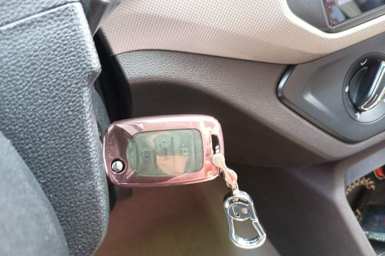 Used Wuling Hongguang 2021 1.5L Revised S Standard Version Hydraulic-Power-Assisted LAR Interior 1