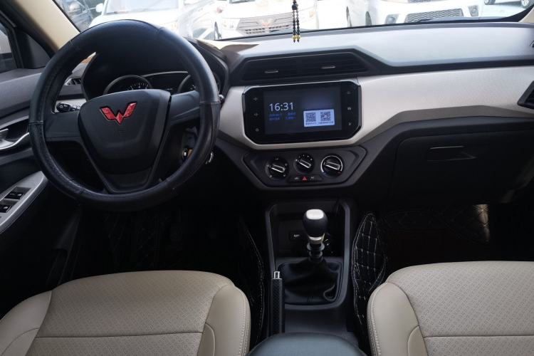 Used Wuling Hongguang 2021 1.5L Facelift S Comfort Version Hydraulic Power Steering LAR Interior 2