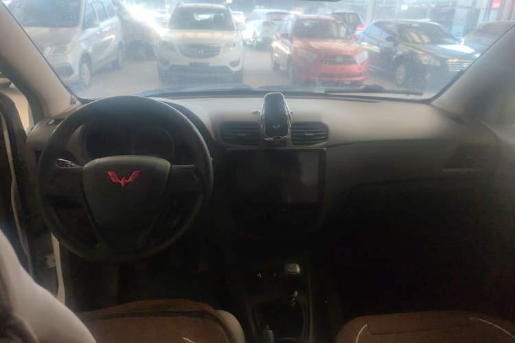 Used Wuling Hongguang 2021 1.5L S Base Version LAR Interior 2