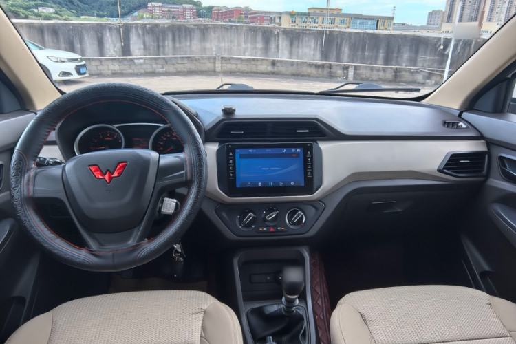 Used Wuling Hongguang 2021 1.5L Revised S Standard Version with Electric Power Steering LAR Interior 2