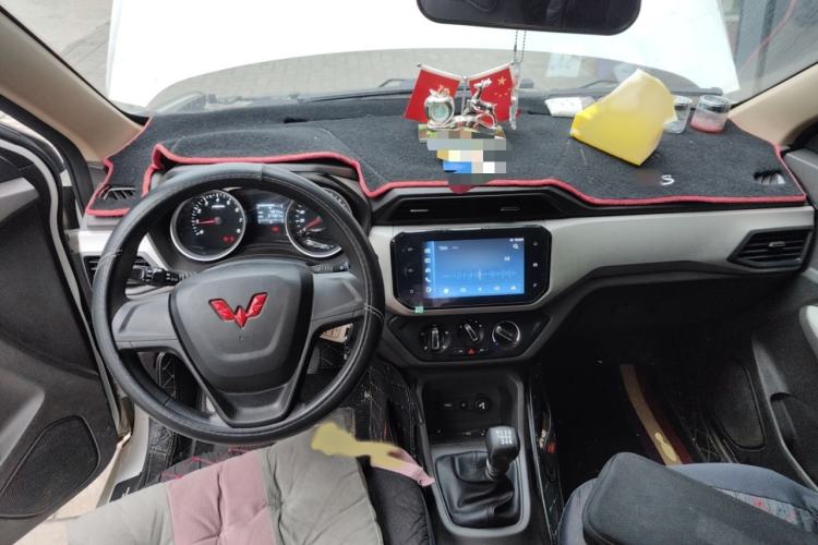 Used Wuling Hongguang 2021 1.5L Facelift S Comfort Version Hydraulic Power Steering LAR Interior 2
