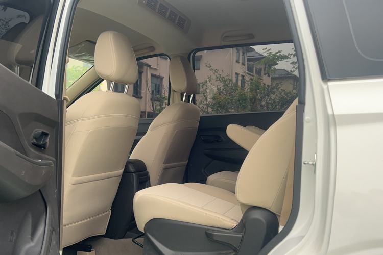 Used Wuling Hongguang 2021 1.5L Revised S Standard Version Hydraulic-Power-Assisted LAR Interior 2