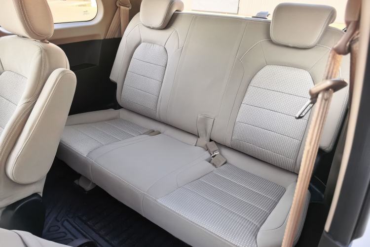 Used Wuling Hongguang 2021 1.5L S Standard Version LAR Interior 2