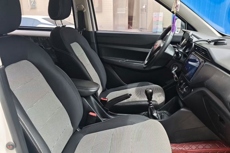 Used Wuling Hongguang 2021 1.5L Revised S Base Version with Electric Power Steering LAR Interior 3