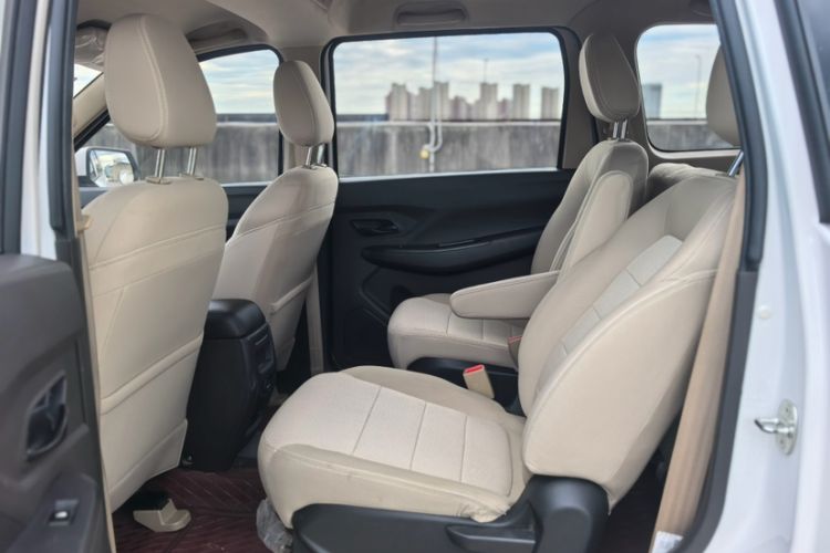 Used Wuling Hongguang 2021 1.5L Revised S Standard Version with Electric Power Steering LAR Interior 3