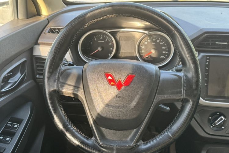 Used Wuling Hongguang 2021 1.5L Revised S Standard Version with Electric Power Steering LAR Interior 3