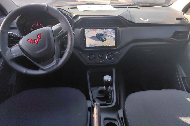 Used Wuling Hongguang 2021 1.5L Revised S Base Version with Electric Power Steering LAR Interior 3