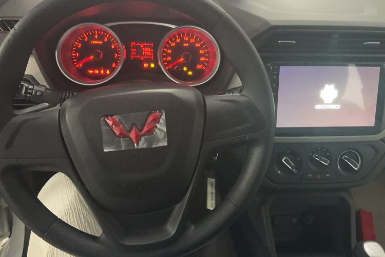 Used Wuling Hongguang 2021 1.5L Revised S Standard Version Hydraulic-Power-Assisted LAR Interior 3