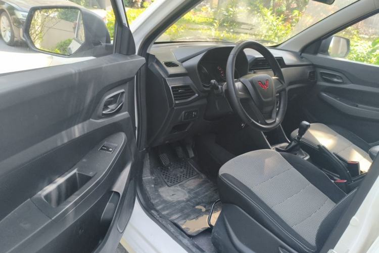 Used Wuling Hongguang 2021 1.5L S Base Version LAR Interior 3