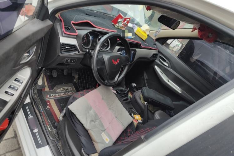 Used Wuling Hongguang 2021 1.5L Facelift S Comfort Version Hydraulic Power Steering LAR Interior 3