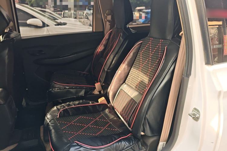 Used Wuling Hongguang 2021 1.5L S Standard Version LAR Interior 4