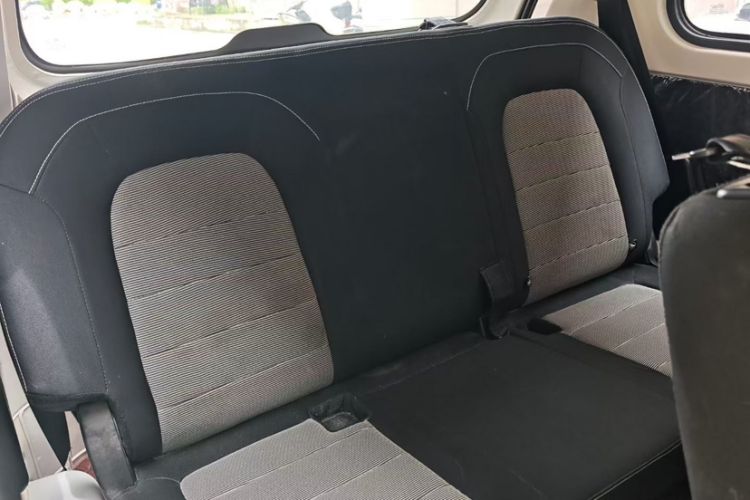 Used Wuling Hongguang 2021 1.5L Revised S Base Version with Electric Power Steering LAR Interior 4