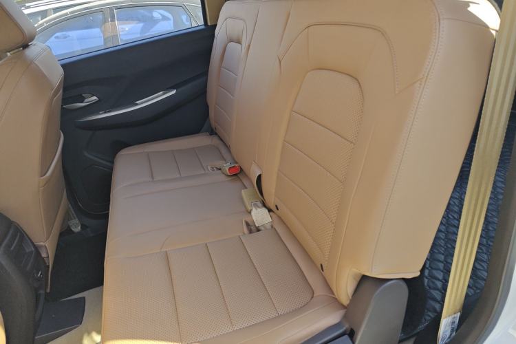 Used Wuling Hongguang 2021 1.5L Facelifted S Comfort Version with Electric Power Steering LAR Interior 4