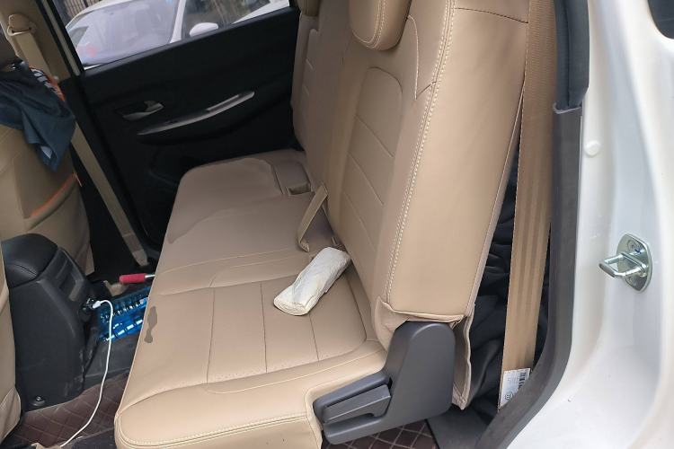 Used Wuling Hongguang 2021 1.5L Facelifted S Comfort Version with Electric Power Steering LAR Interior 4